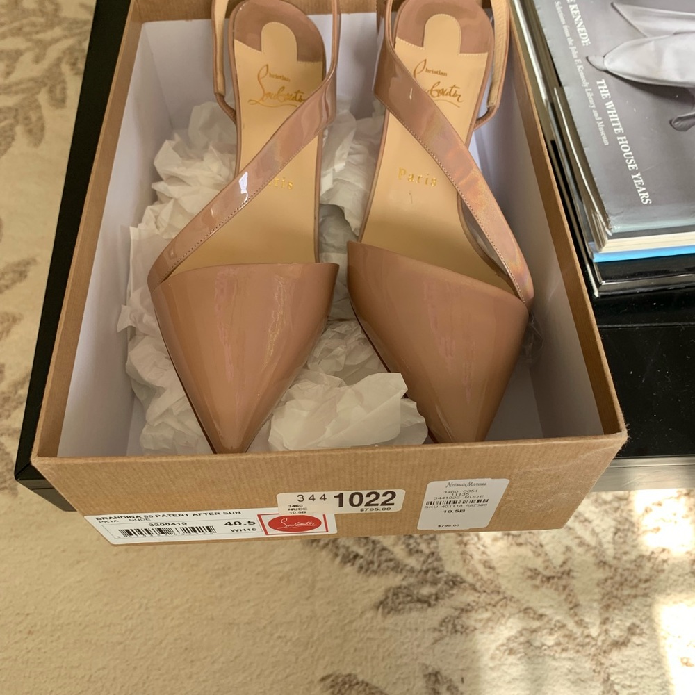 Louibitan brand new never worn size 10.5 Brandina 85 pumps !